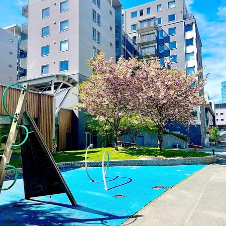 Center 2 Bedroom Flat W/ Balcony & Free Parking